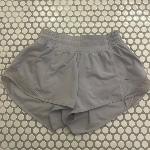 LULULEMON SHORTS - Picture 2 of 3